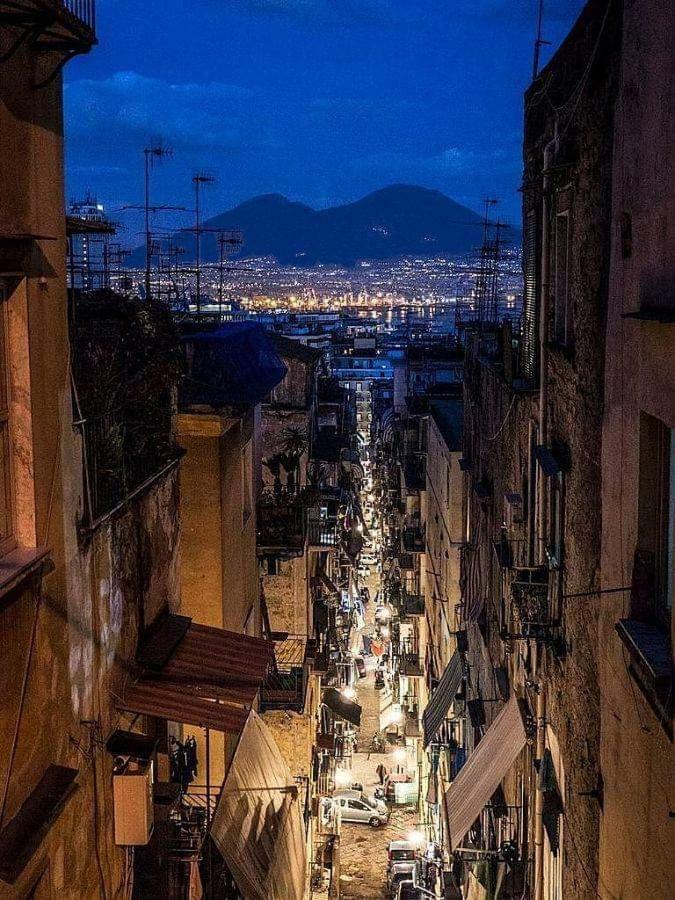 Апартаменты I Tetti Del Centro Storico Неаполь Экстерьер фото